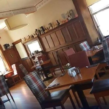 Oyo Gothenburg Hotel ดันเฟิร์มลิน ภายนอก รูปภาพ
